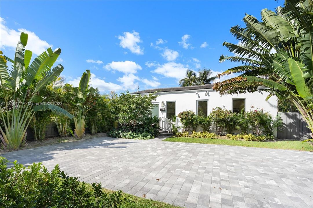 Recently Sold: $1,849,000 (3 beds, 3 baths, 1949 Square Feet)