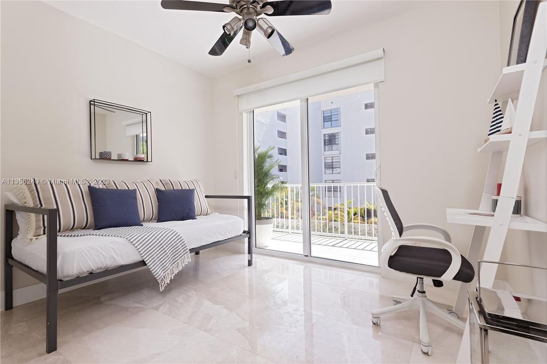 Recently Sold: $1,099,000 (3 beds, 2 baths, 1360 Square Feet)