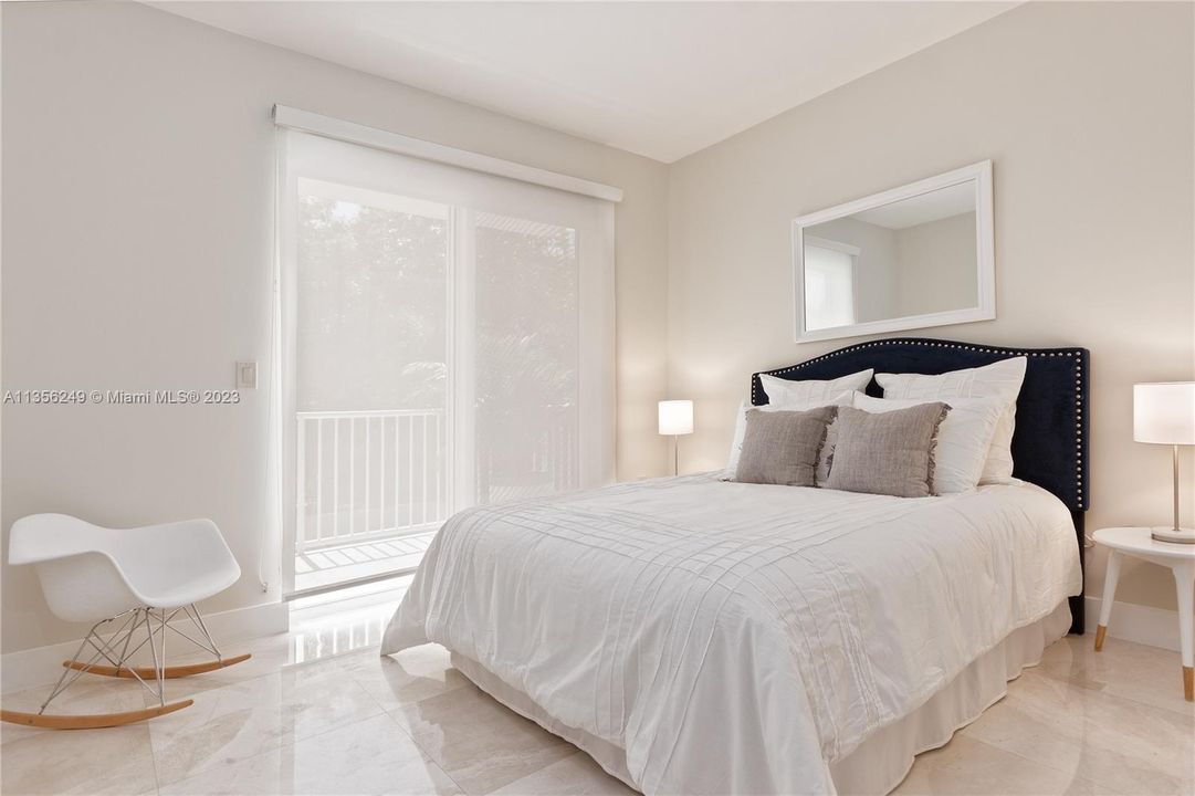 Recently Sold: $1,099,000 (3 beds, 2 baths, 1360 Square Feet)