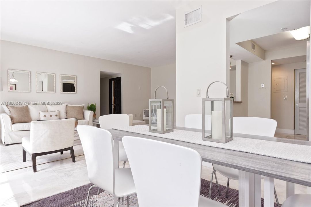 Recently Sold: $1,099,000 (3 beds, 2 baths, 1360 Square Feet)