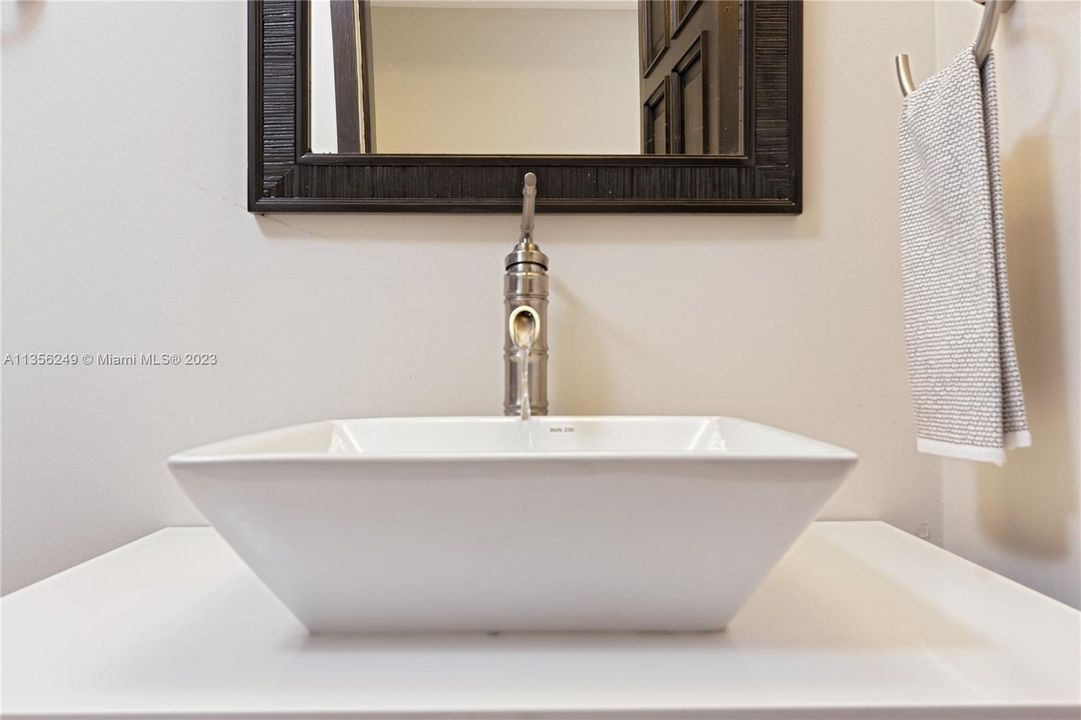 Recently Sold: $1,099,000 (3 beds, 2 baths, 1360 Square Feet)