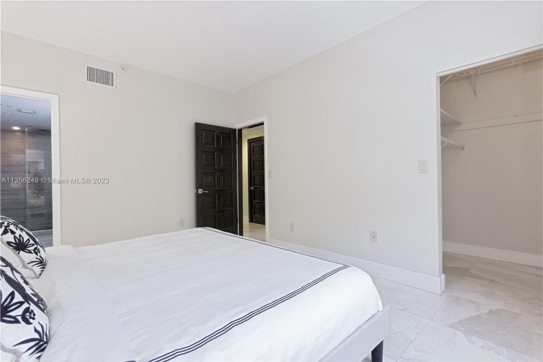 Recently Sold: $1,099,000 (3 beds, 2 baths, 1360 Square Feet)