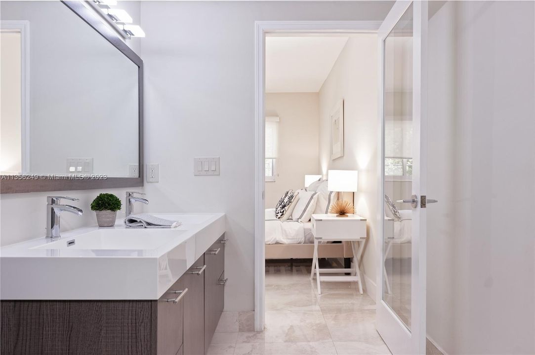 Recently Sold: $1,099,000 (3 beds, 2 baths, 1360 Square Feet)