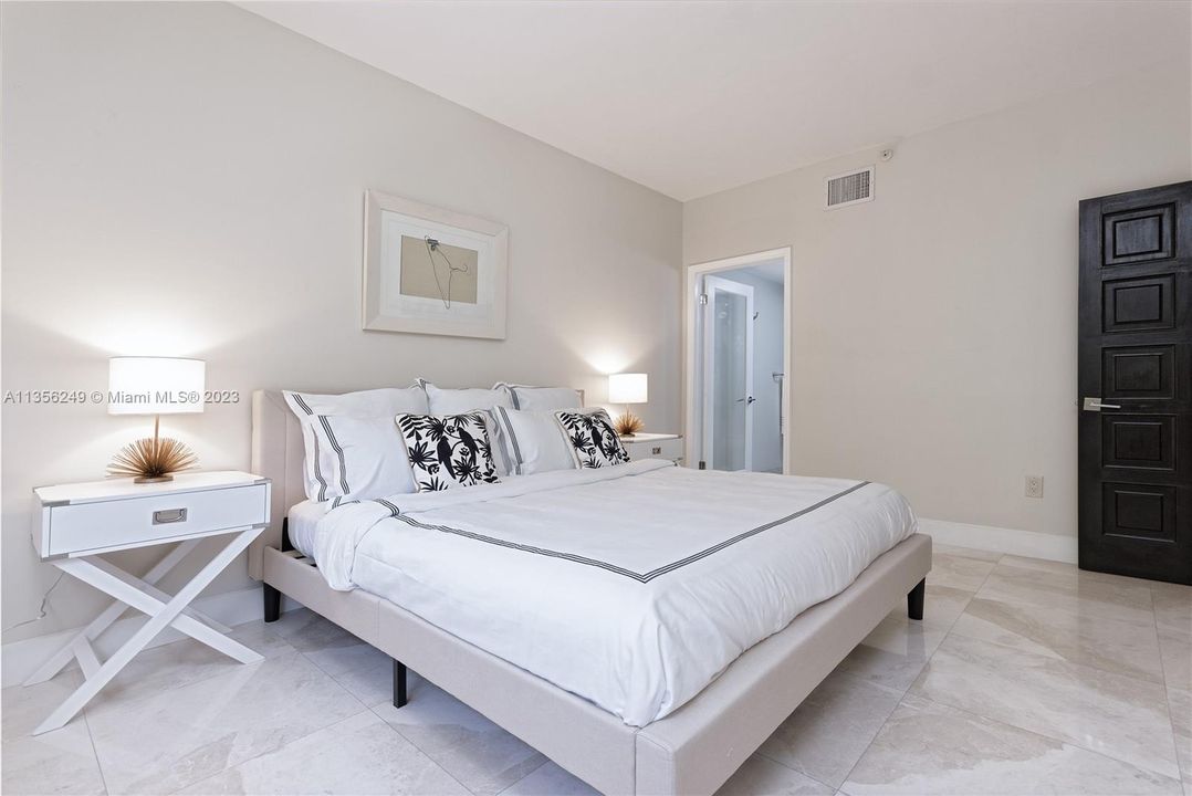 Recently Sold: $1,099,000 (3 beds, 2 baths, 1360 Square Feet)