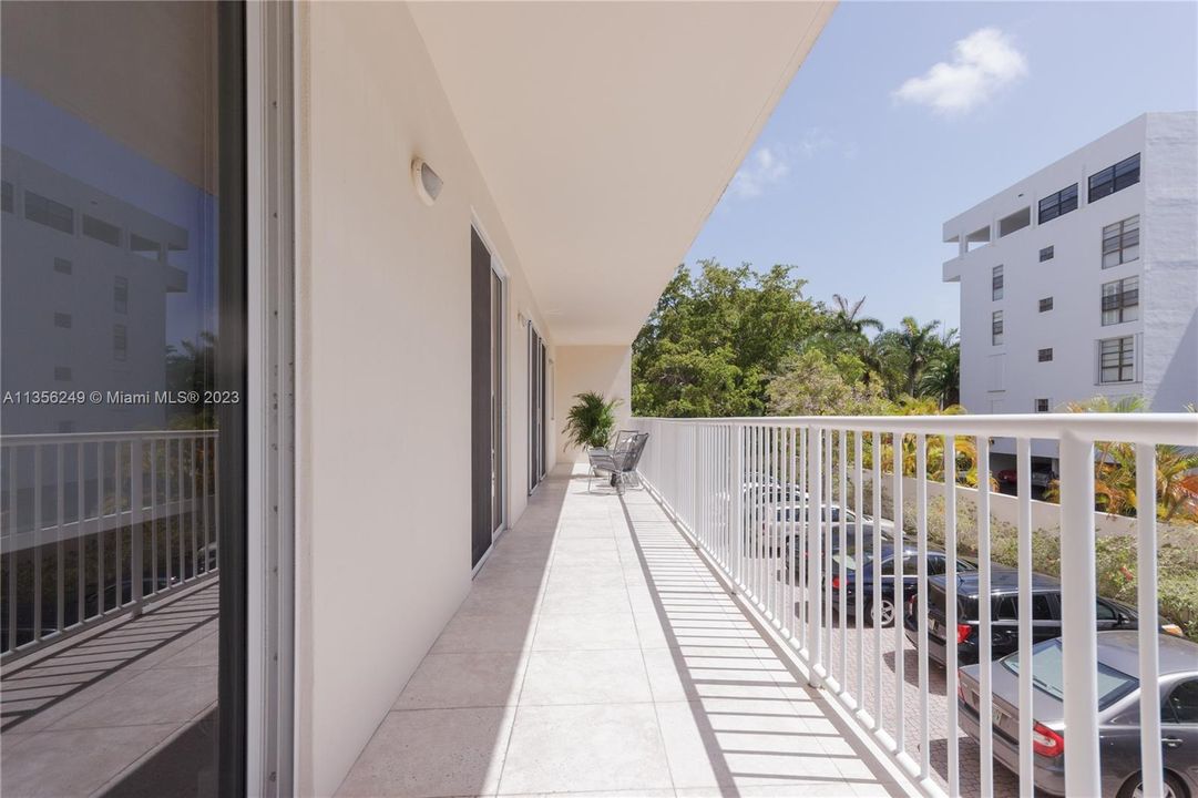 Recently Sold: $1,099,000 (3 beds, 2 baths, 1360 Square Feet)