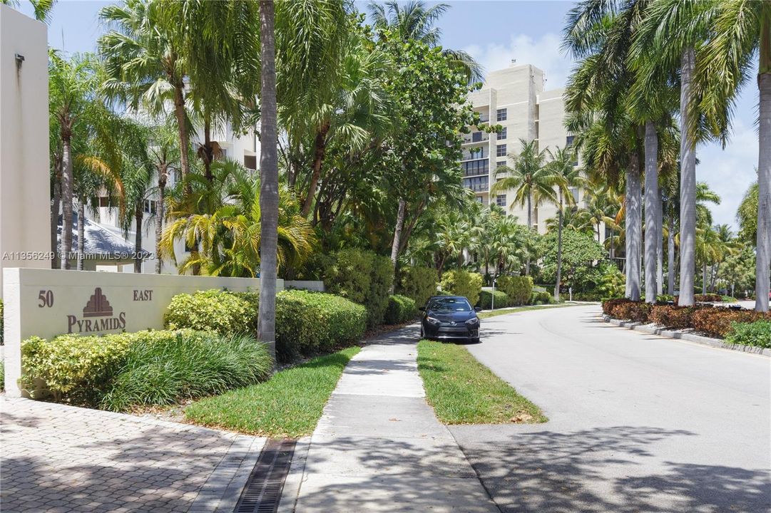 Recently Sold: $1,099,000 (3 beds, 2 baths, 1360 Square Feet)