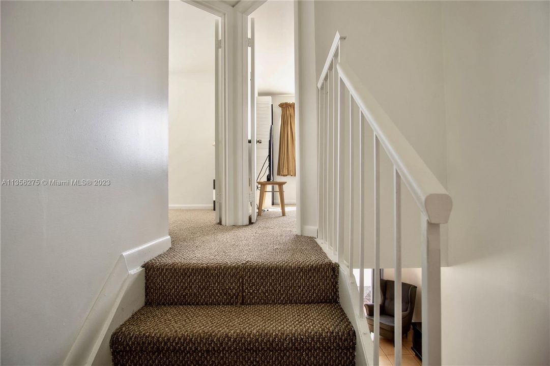 Recently Rented: $2,300 (2 beds, 2 baths, 1000 Square Feet)