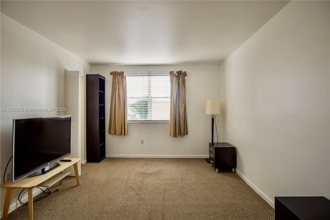 Recently Rented: $2,300 (2 beds, 2 baths, 1000 Square Feet)