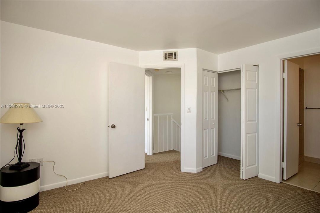 Recently Rented: $2,300 (2 beds, 2 baths, 1000 Square Feet)