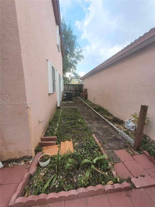 最近租的: $3,600 (3 贝兹, 2 浴室, 1845 平方英尺)