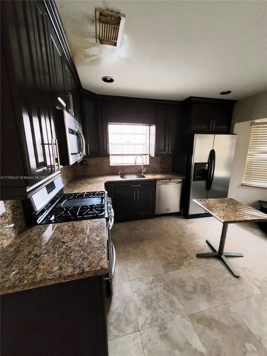 最近租的: $3,600 (3 贝兹, 2 浴室, 1845 平方英尺)