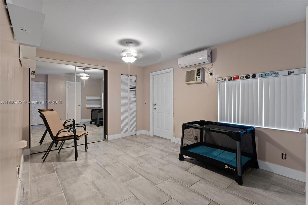 Recently Sold: $560,000 (3 beds, 2 baths, 1397 Square Feet)