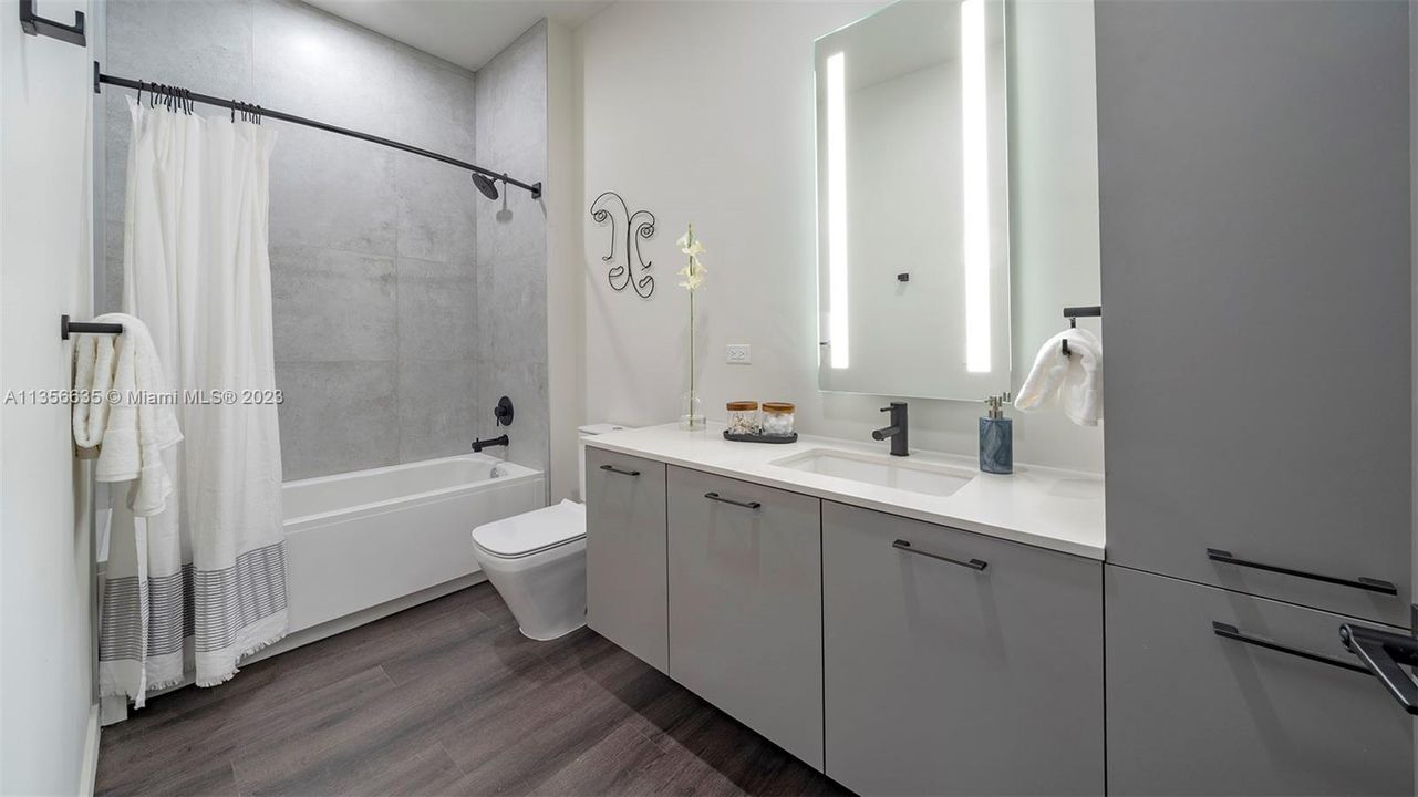 Недавно арендовано: $2,884 (1 спален, 1 ванн, 801 Квадратных фут)