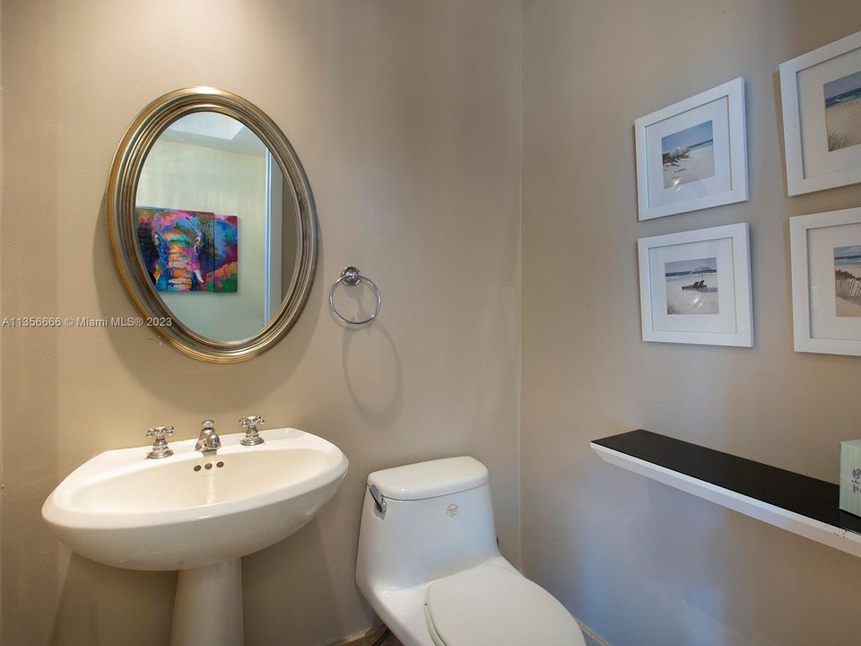 最近租的: $15,000 (2 贝兹, 2 浴室, 1591 平方英尺)