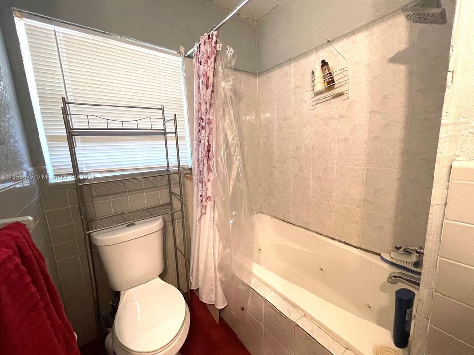 最近售出: $380,000 (3 贝兹, 2 浴室, 1460 平方英尺)