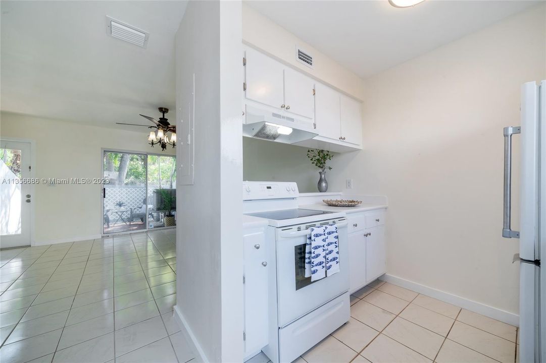 Recently Sold: $525,000 (1 beds, 1 baths, 776 Square Feet)