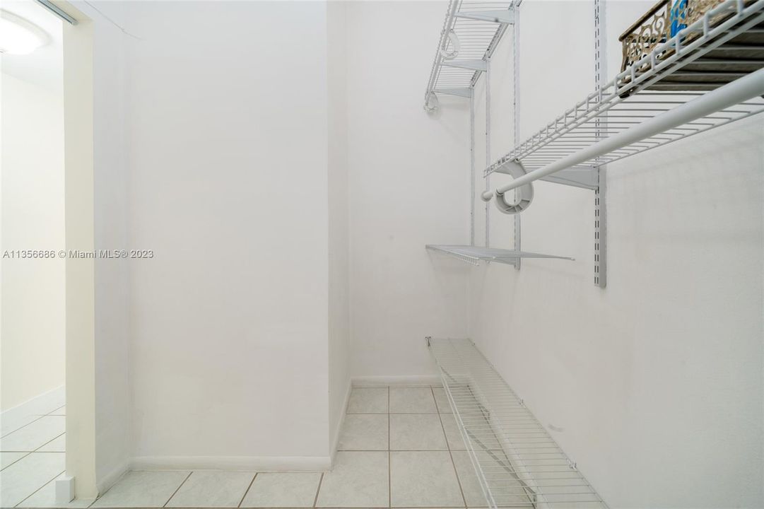 Recently Sold: $525,000 (1 beds, 1 baths, 776 Square Feet)