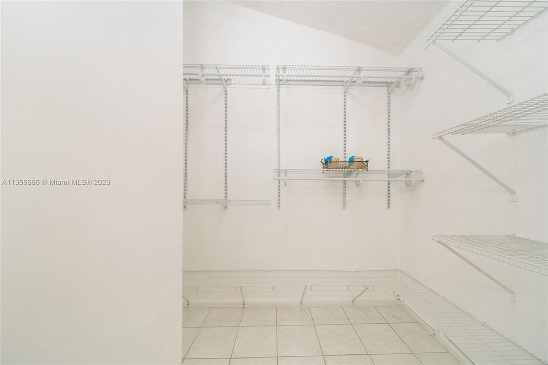 Recently Sold: $525,000 (1 beds, 1 baths, 776 Square Feet)