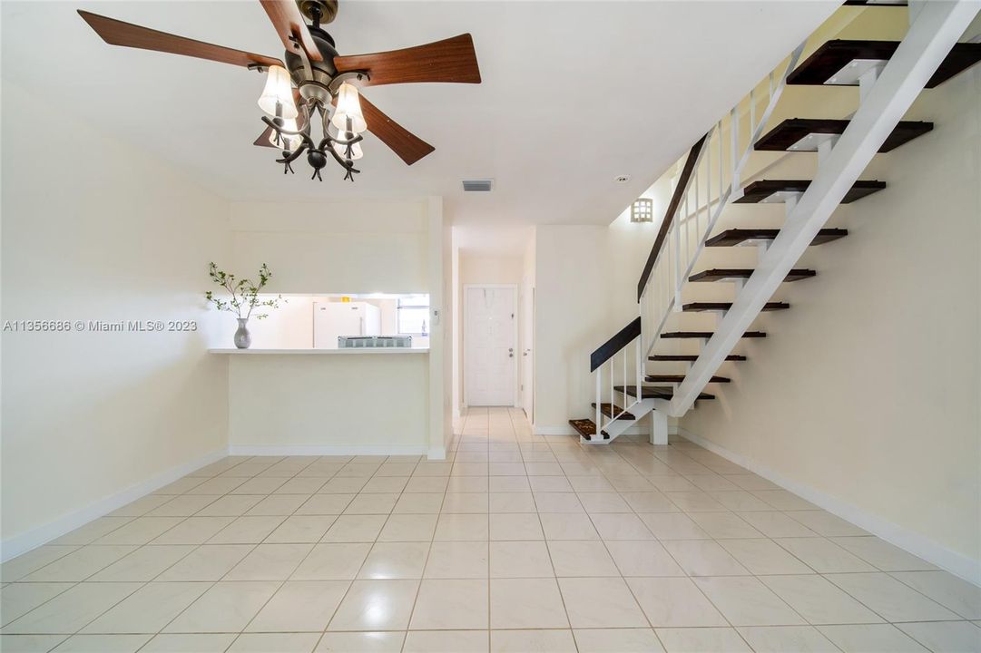 Recently Sold: $525,000 (1 beds, 1 baths, 776 Square Feet)