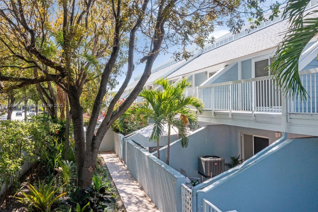 Recently Sold: $525,000 (1 beds, 1 baths, 776 Square Feet)