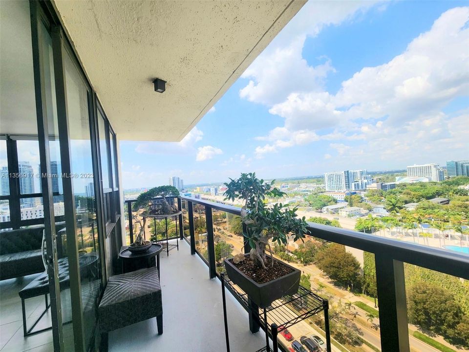 Recently Sold: $535,000 (2 beds, 2 baths, 1096 Square Feet)