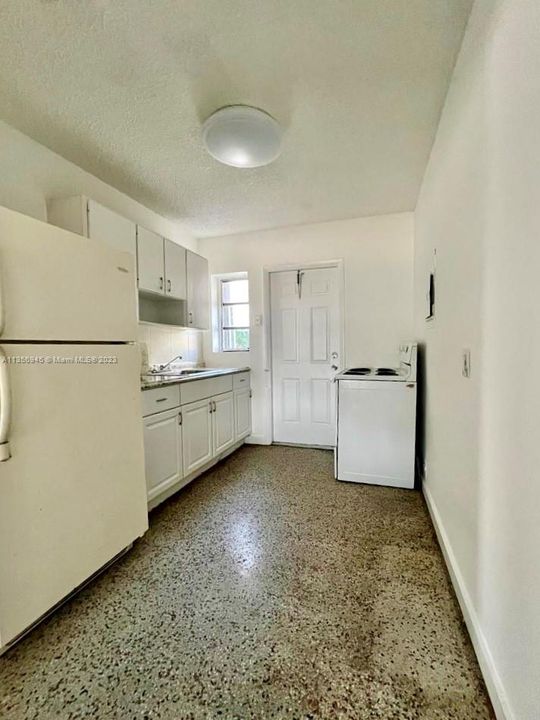 Recently Rented: $1,600 (2 beds, 1 baths, 1150 Square Feet)