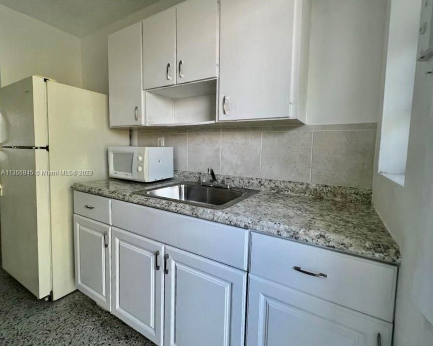 Recently Rented: $1,600 (2 beds, 1 baths, 1150 Square Feet)