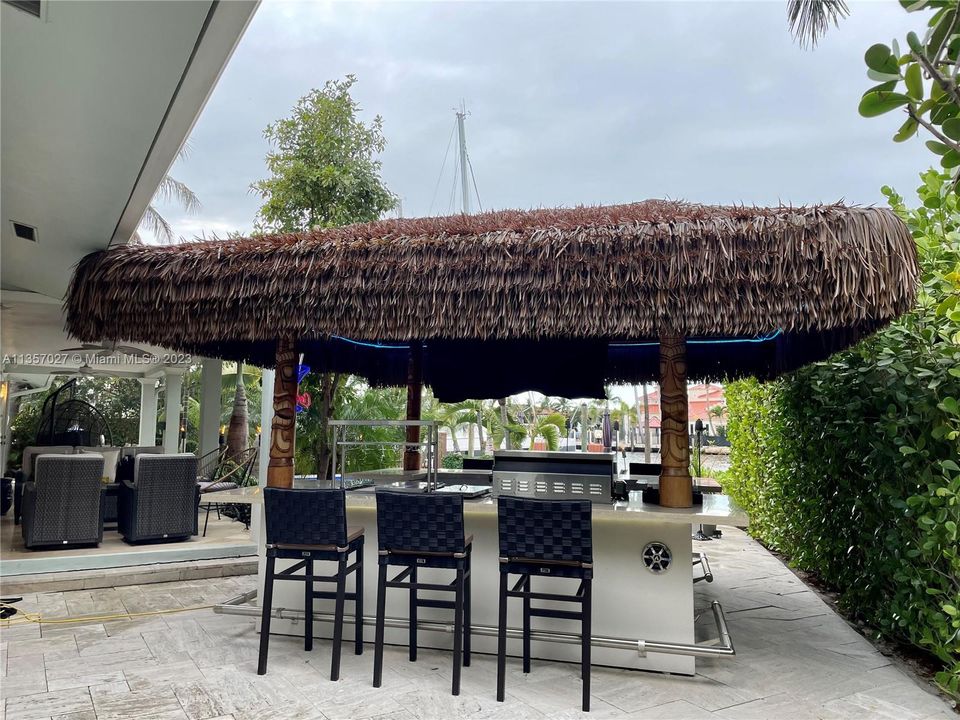 Recently Sold: $3,000,000 (3 beds, 3 baths, 2428 Square Feet)