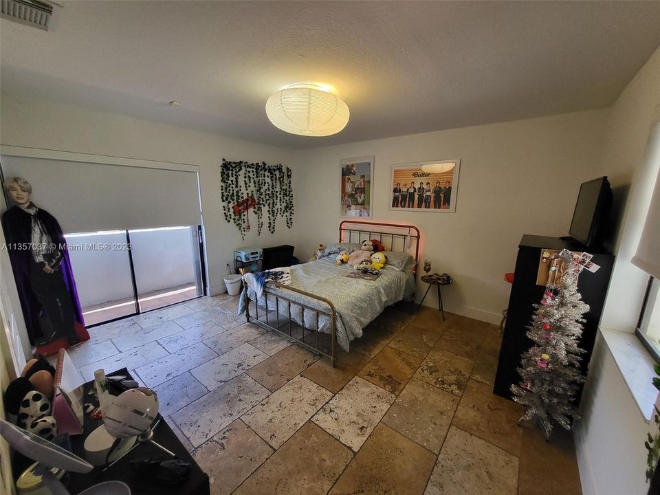 Recently Sold: $1,150,000 (5 beds, 3 baths, 3356 Square Feet)