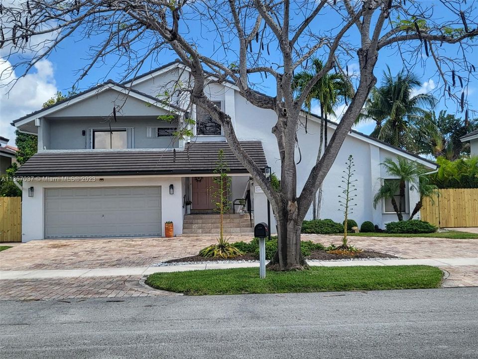 Recently Sold: $1,150,000 (5 beds, 3 baths, 3356 Square Feet)