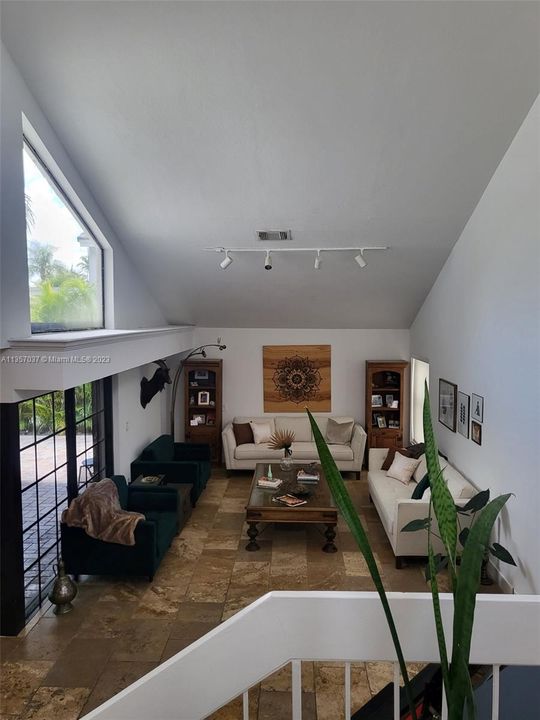 Recently Sold: $1,150,000 (5 beds, 3 baths, 3356 Square Feet)