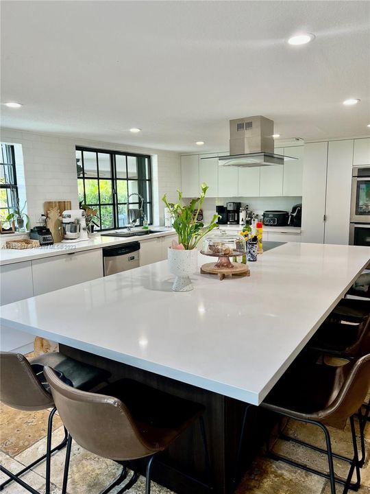 Recently Sold: $1,150,000 (5 beds, 3 baths, 3356 Square Feet)