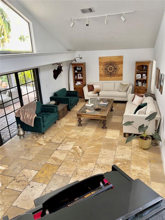 Recently Sold: $1,150,000 (5 beds, 3 baths, 3356 Square Feet)