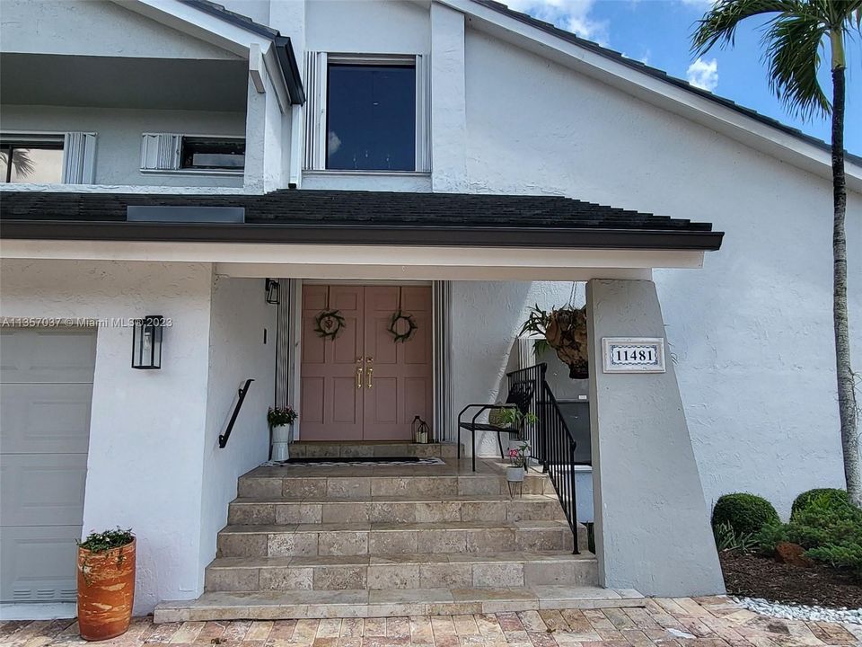 Recently Sold: $1,150,000 (5 beds, 3 baths, 3356 Square Feet)