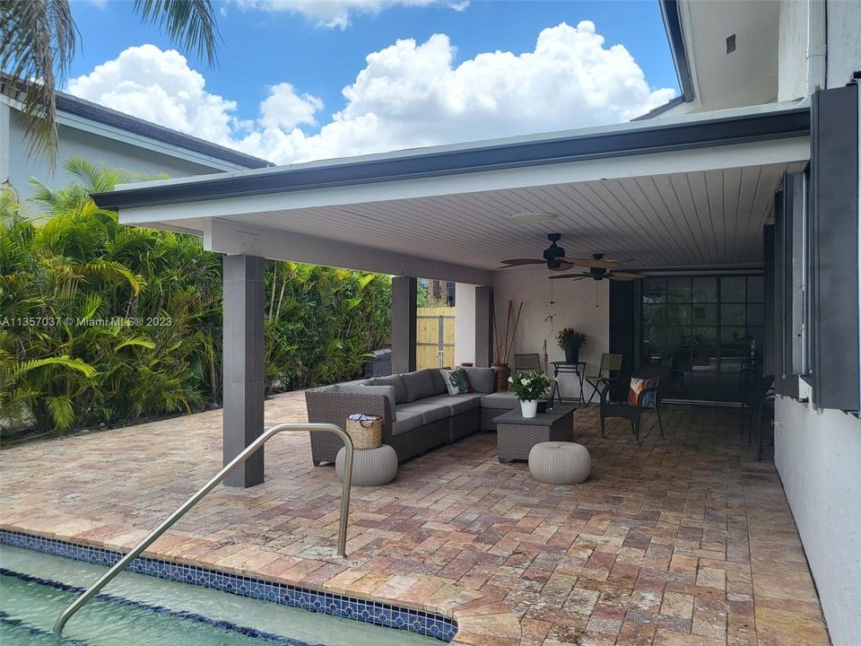 Recently Sold: $1,150,000 (5 beds, 3 baths, 3356 Square Feet)