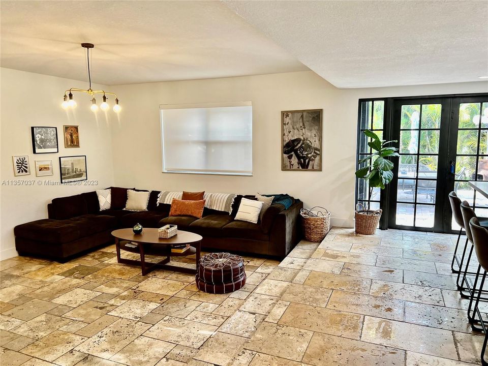 Recently Sold: $1,150,000 (5 beds, 3 baths, 3356 Square Feet)