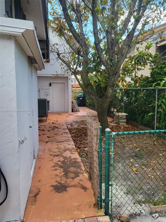 Recently Sold: $1,150,000 (5 beds, 3 baths, 3356 Square Feet)