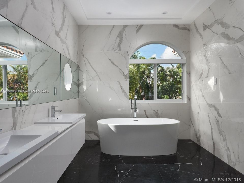 Недавно арендовано: $15,000 (4 спален, 5 ванн, 3663 Квадратных фут)