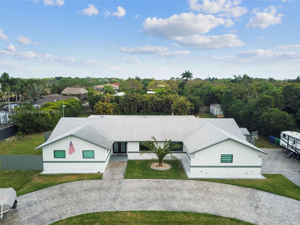 最近租的: $6,500 (5 贝兹, 3 浴室, 3270 平方英尺)