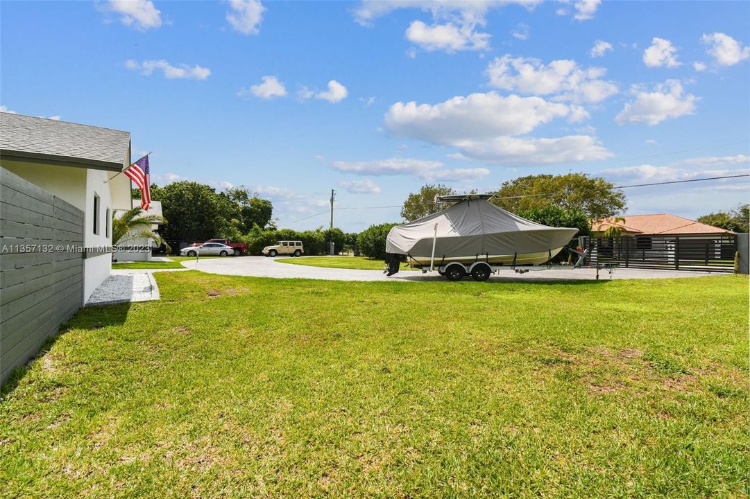 最近租的: $6,500 (5 贝兹, 3 浴室, 3270 平方英尺)