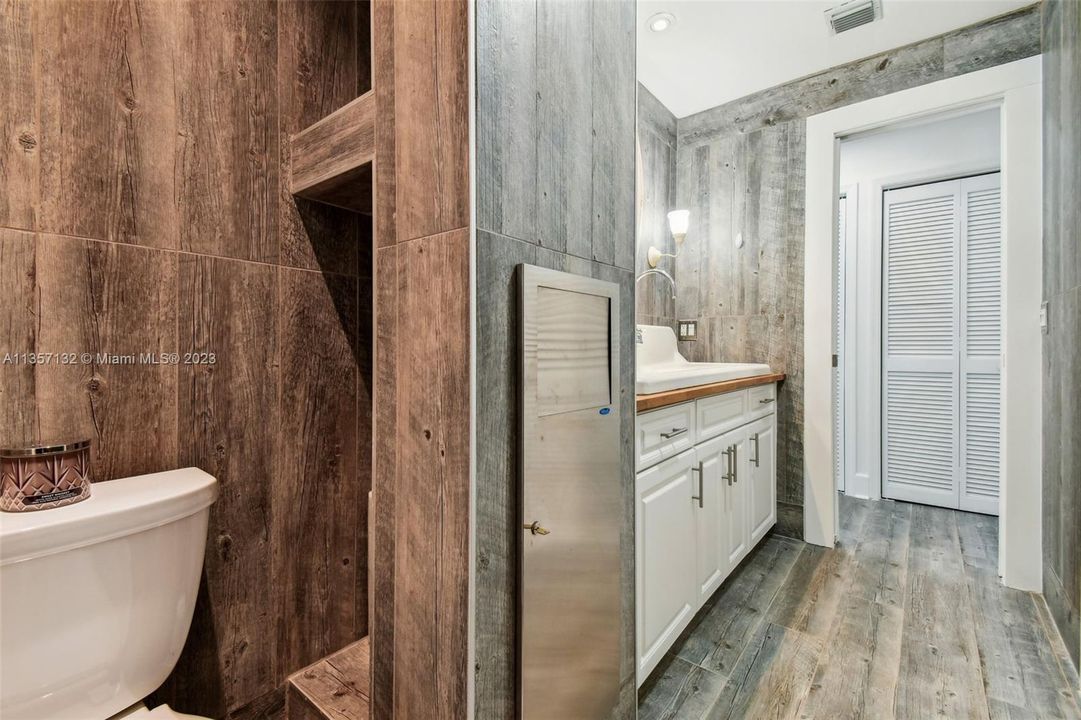 最近租的: $6,500 (5 贝兹, 3 浴室, 3270 平方英尺)