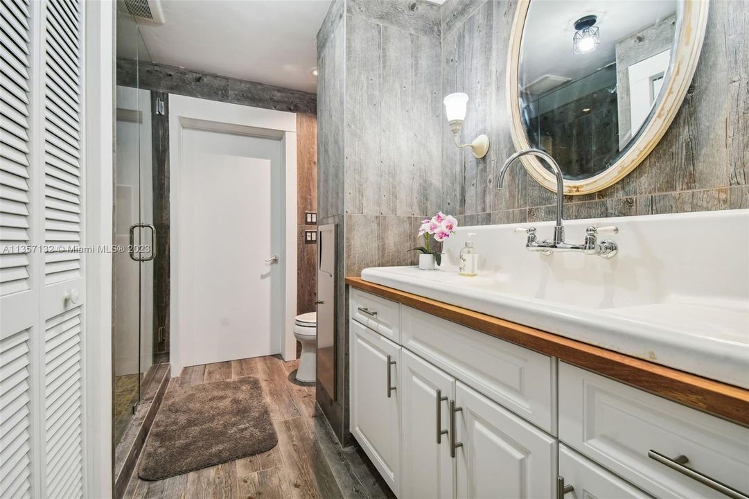 最近租的: $6,500 (5 贝兹, 3 浴室, 3270 平方英尺)