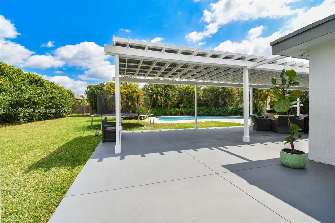 最近租的: $6,500 (5 贝兹, 3 浴室, 3270 平方英尺)