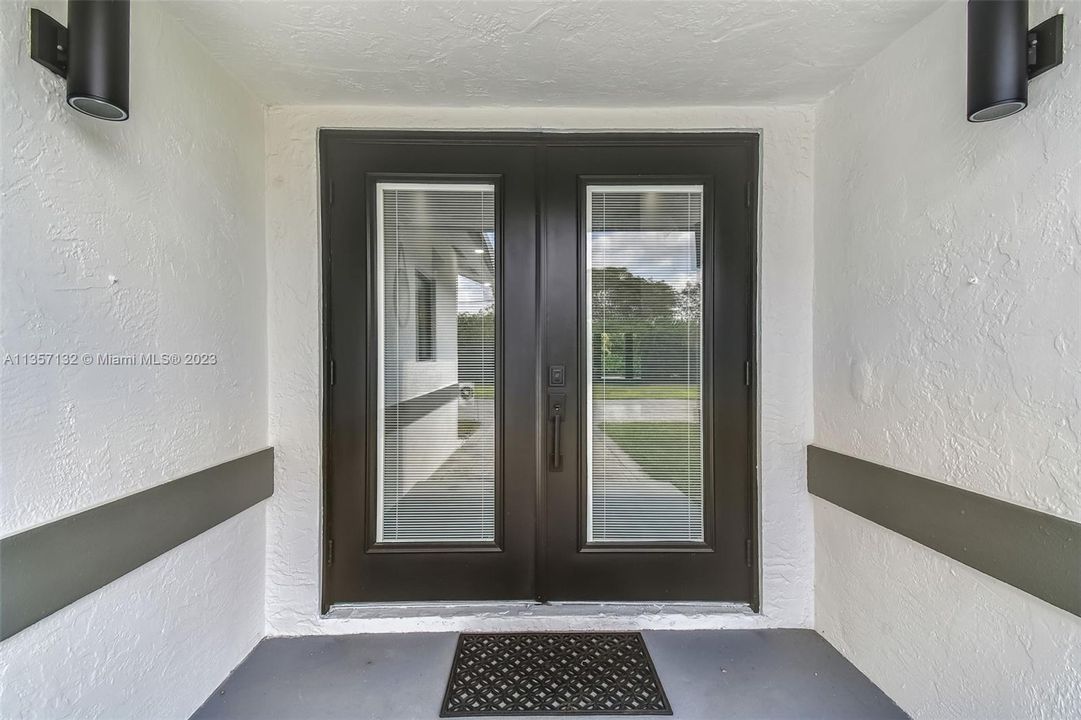 最近租的: $6,500 (5 贝兹, 3 浴室, 3270 平方英尺)