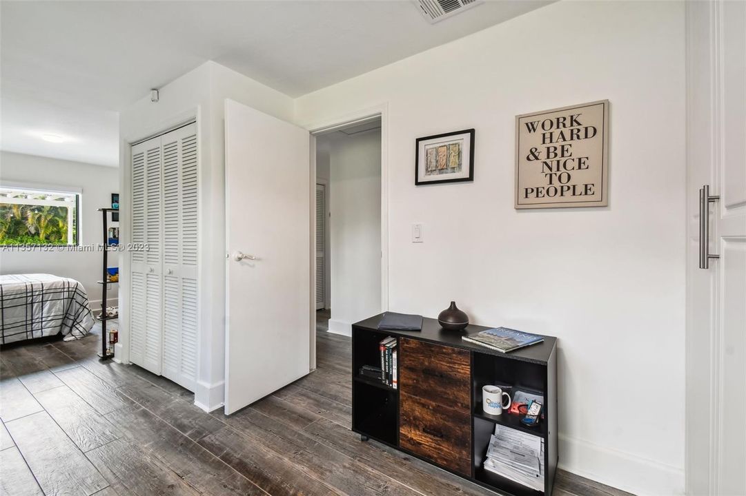 最近租的: $6,500 (5 贝兹, 3 浴室, 3270 平方英尺)