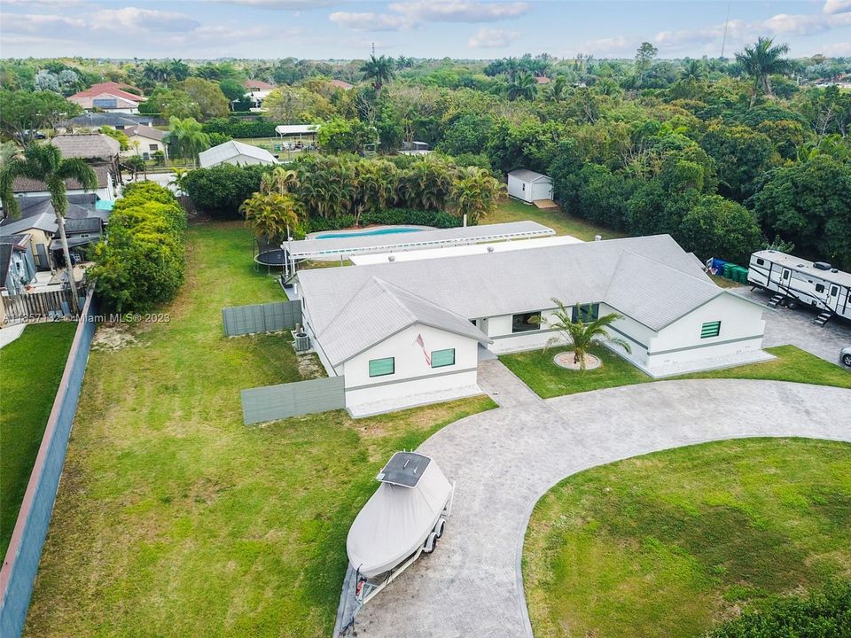 最近租的: $6,500 (5 贝兹, 3 浴室, 3270 平方英尺)