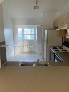 Recently Rented: $1,800 (2 beds, 2 baths, 815 Square Feet)