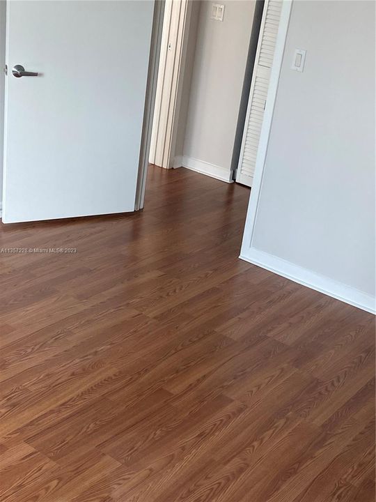Recently Sold: $498,000 (1 beds, 1 baths, 868 Square Feet)