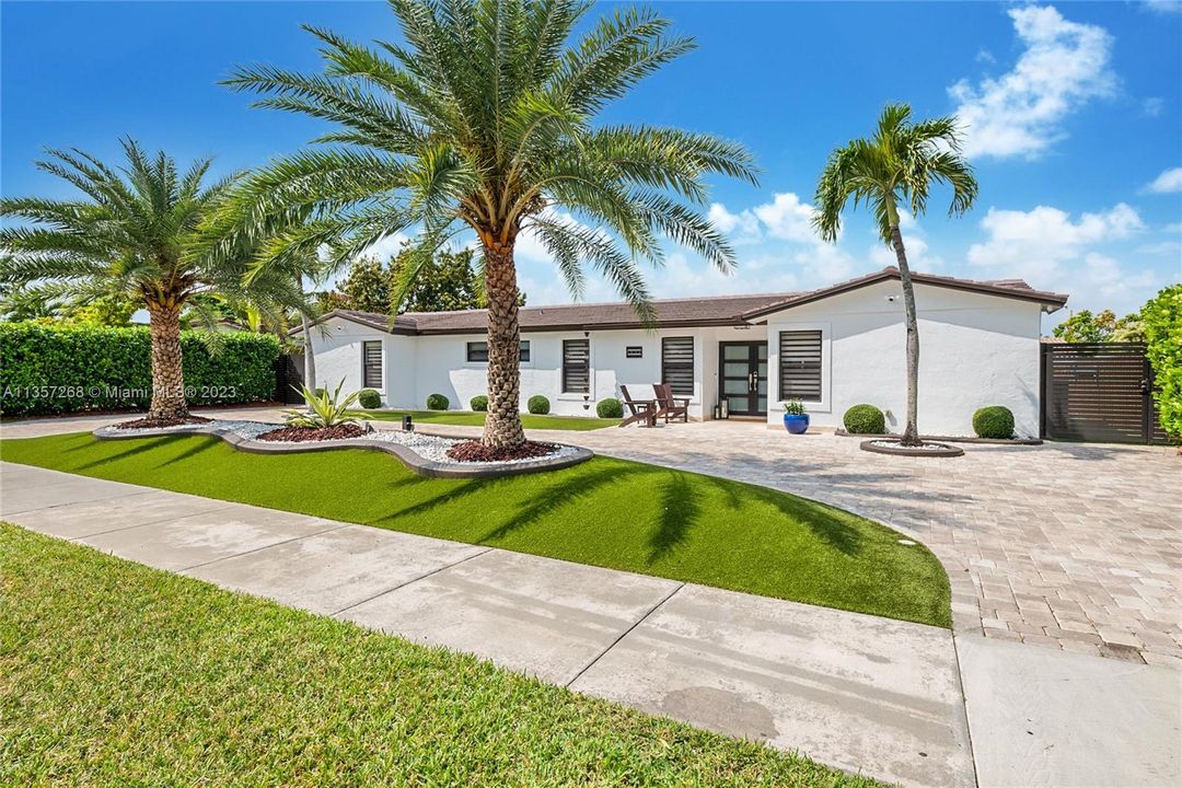 Recently Sold: $989,000 (4 beds, 3 baths, 2349 Square Feet)