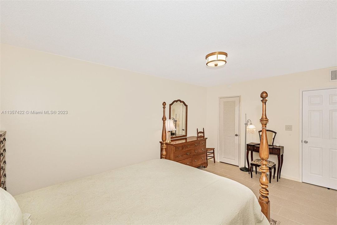 For Sale: $205,000 (1 beds, 1 baths, 750 Square Feet)